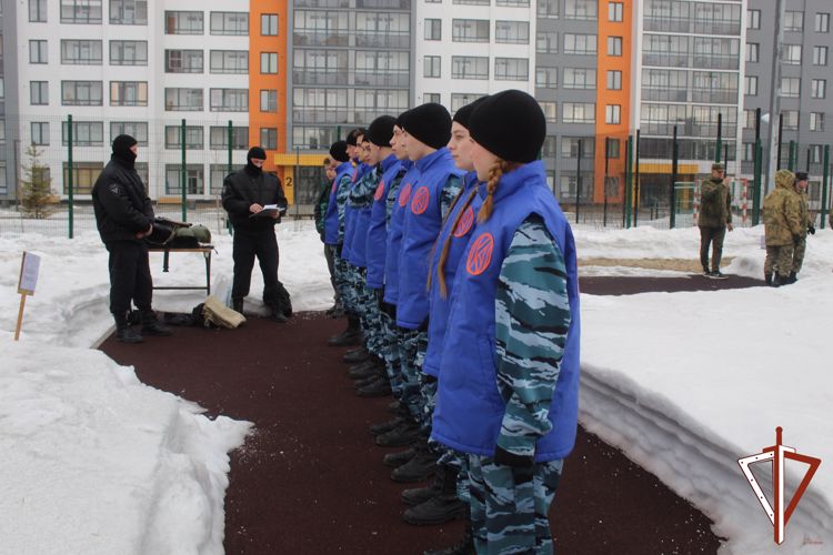 В столице Среднего Урала сотрудники и военнослужащие Росгвардии вошли в состав жюри военно-спортивной игры «Зарница» (видео)
