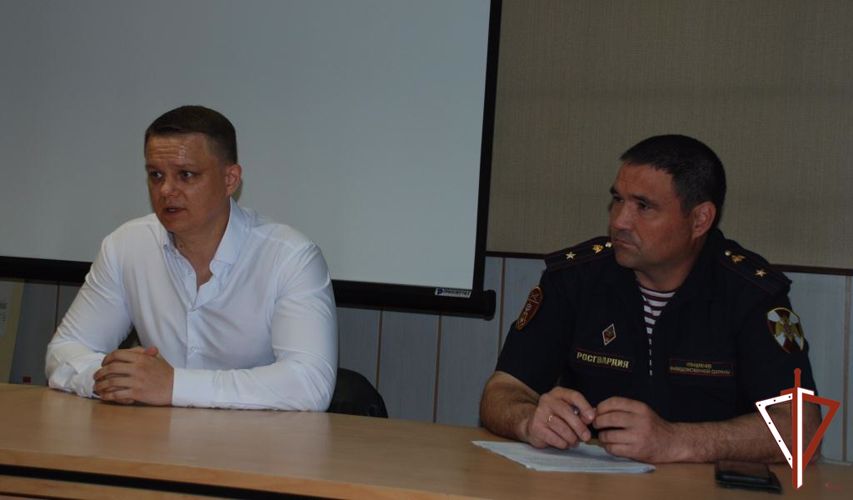 На Среднем Урале росгвардейцы и полицейские обсудили меры по профилактике наркомании 