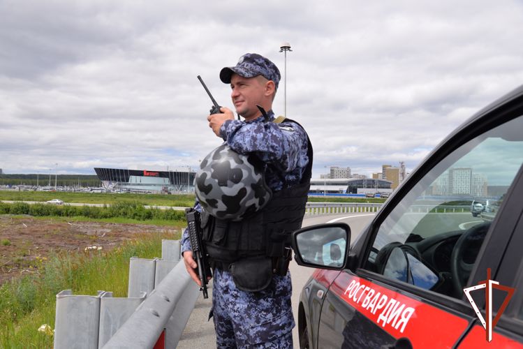 В Екатеринбурге Росгвардия обеспечивает безопасность граждан в период проведения международной промышленной выставки «Иннопром - 2022»