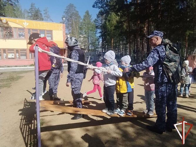 На Среднем Урале продолжается ведомственная акция «Каникулы с Росгвардией»