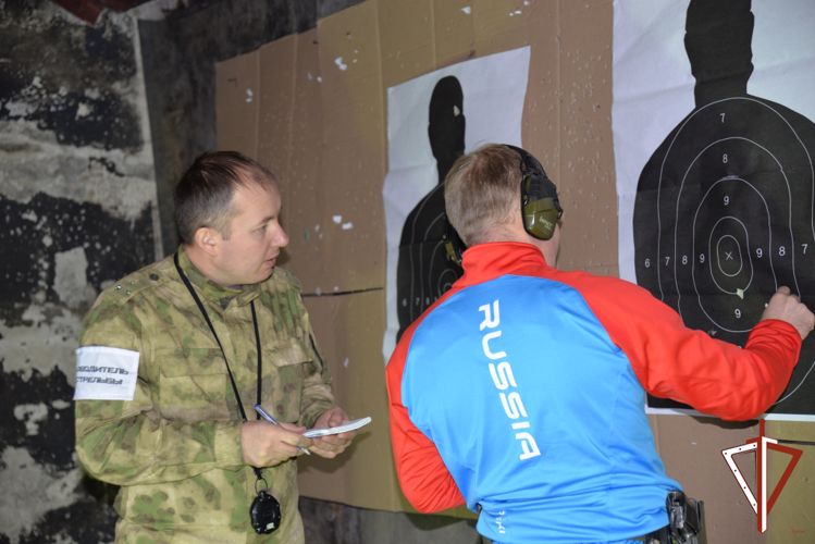 На Среднем Урале росгвардейцы состязались в первенстве по лыжной гонке и зимнему служебному двоеборью 