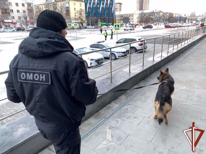 Росгвардия обеспечила безопасность матча КХЛ в Екатеринбурге