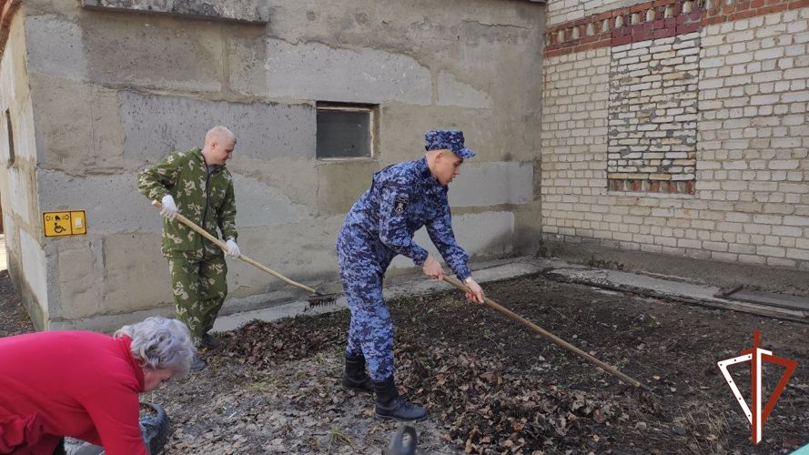 Свердловские росгвардейцы присоединились ко Всероссийскому экологическому субботнику