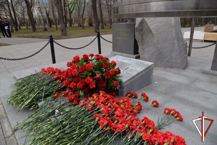 На Среднем Урале росгвардейцы почтили память героев - чернобыльцев