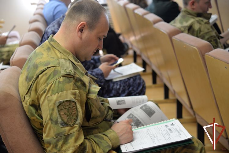 Свердловские росгвардейцы присоединились к патриотической акции «Диктант Победы»