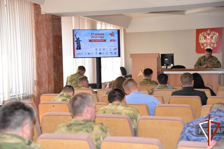 Свердловские росгвардейцы присоединились к патриотической акции «Диктант Победы»
