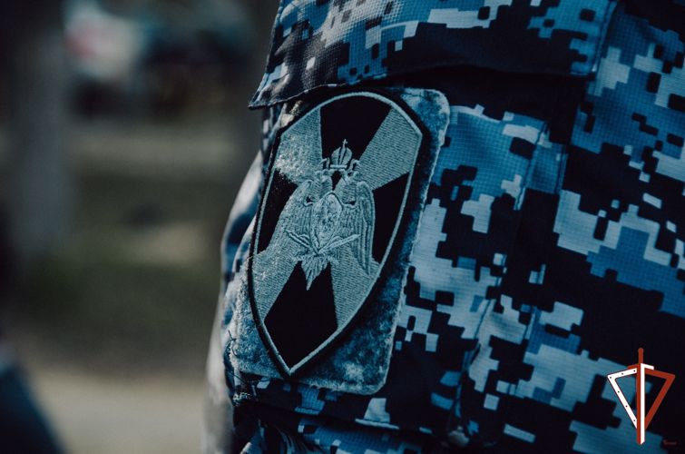 В Екатеринбурге росгвардейцы задержали двух рецидивистов, находящихся в федеральном розыске