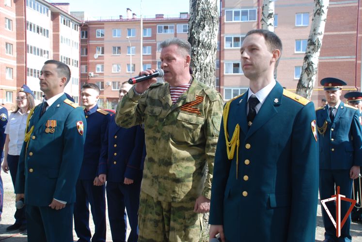 В Свердловской области дан старт ведомственной акции Росгвардии «Парад у дома ветерана»