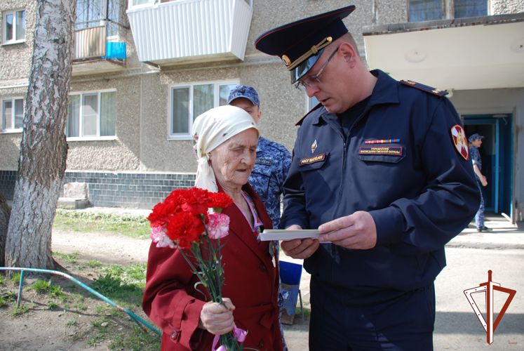 В Свердловской области дан старт ведомственной акции Росгвардии «Парад у дома ветерана»