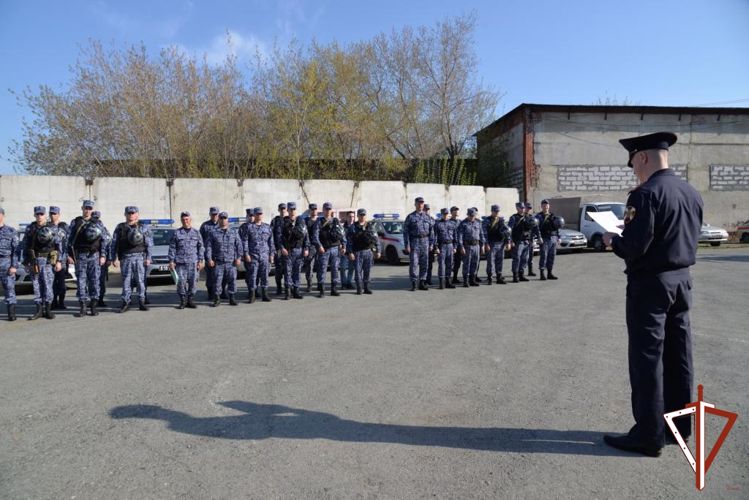 В рамках Всероссийской акции «Бессмертный автополк» свердловские росгвардейцы рассказали журналистам о своих героях-фронтовиках (видео)