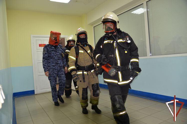 Сотрудники вневедомственной охраны и МЧС провели совместное пожарно-тактическое занятие
