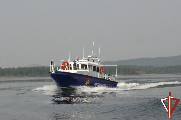 Моряки Росгвардии отработали учебные задачи в ходе рейдового сбора на Урале (видео)