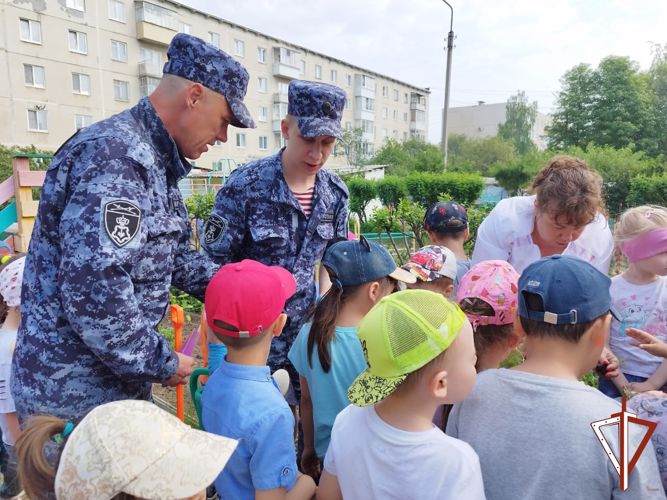 В Свердловской области стартовал ежегодный ведомственный проект «Каникулы с Росгвардией»