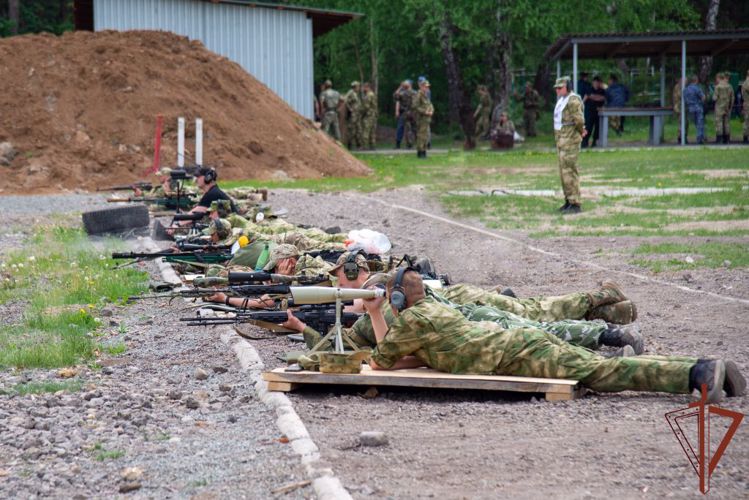 Команда Управления Росгвардии по Свердловской области взяла "золото" на чемпионате Уральского округа Росгвардии по стрельбе