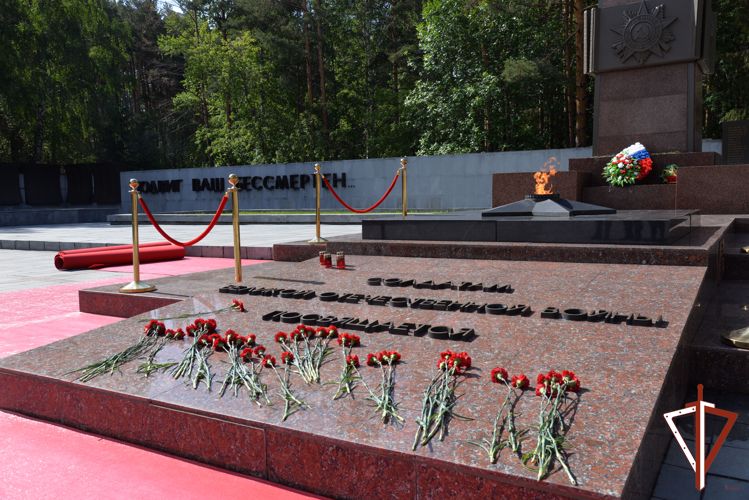 На Среднем Урале росгвардейцы принимают участие в мероприятиях, посвященных Дню памяти и скорби