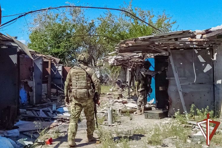 Росгвардейцы обнаружили базу ВСУ, на которой шла подготовка к диверсиям (видео)