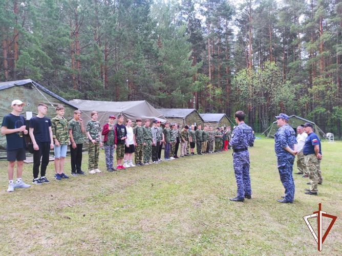 В Свердловской области продолжается всероссийская акция «Каникулы с Росгвардией»