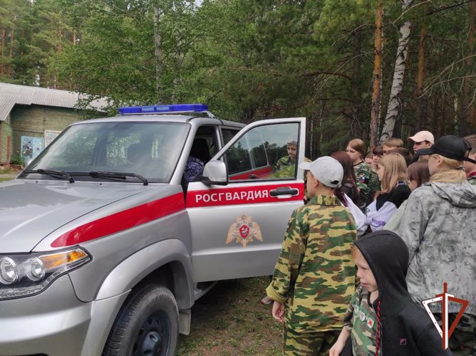 В Свердловской области продолжается всероссийская акция «Каникулы с Росгвардией»
