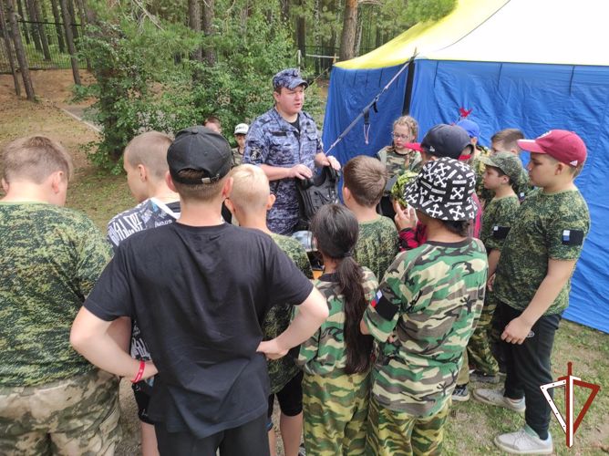 В Свердловской области продолжается всероссийская акция «Каникулы с Росгвардией»