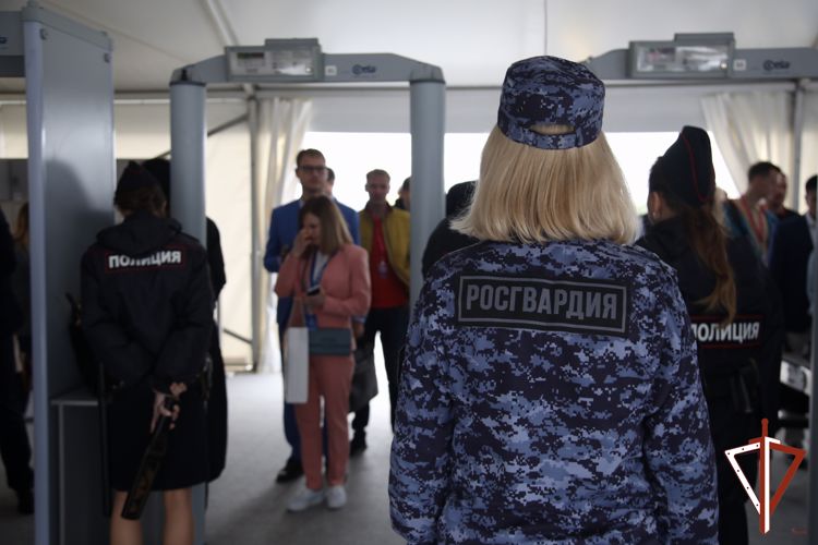 Росгвардия обеспечила безопасность проведения Международного промышленного форума "Иннопром - 2023"