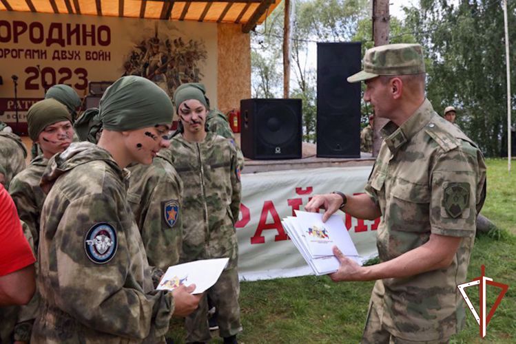 При содействии Росгвардии состоялся военно-патриотический форум "Гвардейская смена" (видео)