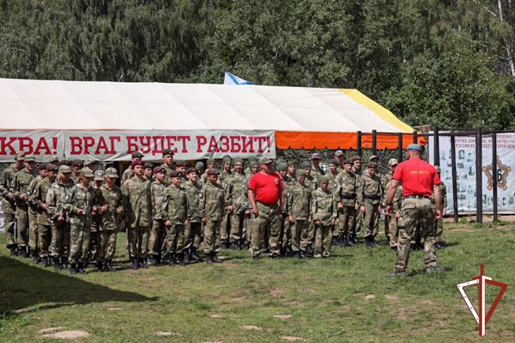 При содействии Росгвардии состоялся военно-патриотический форум "Гвардейская смена" (видео)