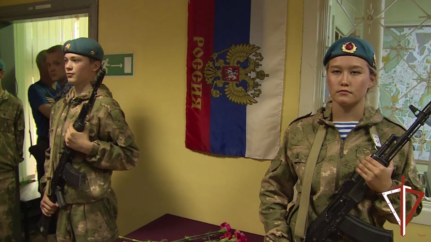 В Свердловской области росгвардейцы почтили память ветеранов ведомства, погибших в ходе боевых задач по защите мирных жителей ДНР и ЛНР (видео)
