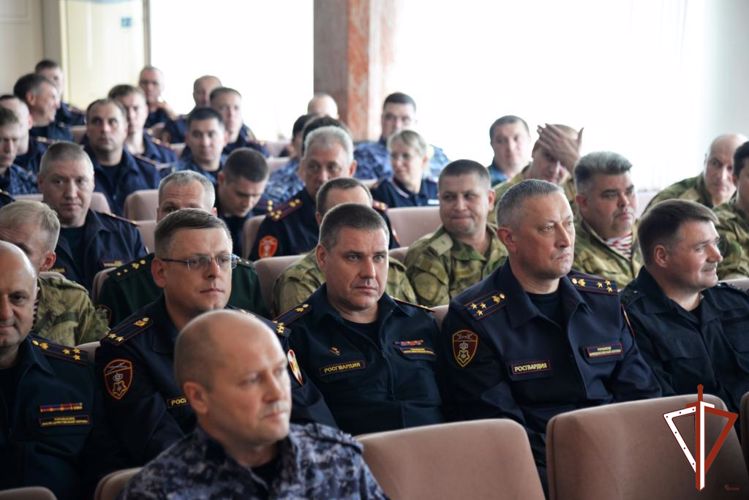 Врио командующего Уральским округом подвел итоги служебно-боевой деятельности управления Росгвардии по Свердловской области