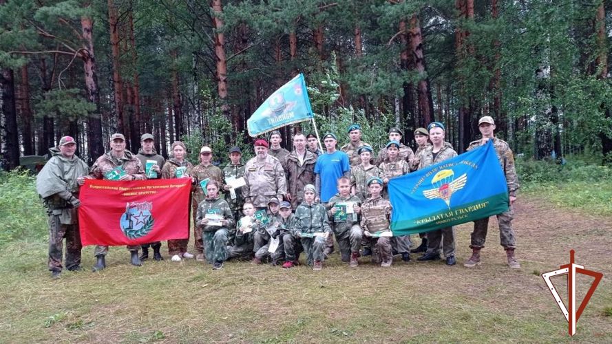 На Среднем Урале воспитанники регионального отделения молодежного патриотического проекта «Гвардейская смена» прошли недельные  военно-полевые сборы 