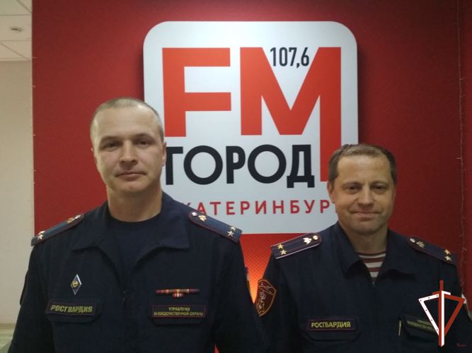 Сотрудники Росгвардии рассказали радиослушателям как обезопасить свой дом во время сезона летних отпусков (видео)