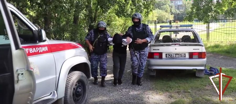 На Среднем Урале росгвардейцы рассказали журналистам готовности обеспечить безопасность образовательных заведений в новом учебном году (видео)