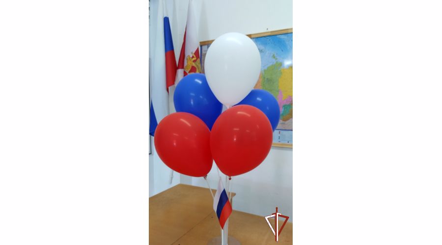 На Среднем Урале росгвардейцы приняли участие в патриотических мероприятиях, приуроченных к празднованию Дня Российского флага