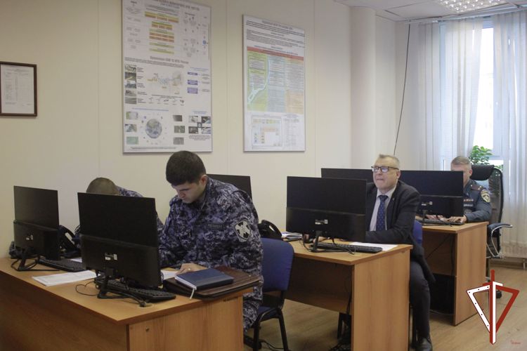 На Среднем Урале Росгвардия участвует в учениях по отработке действий при ЧС на объектах образования