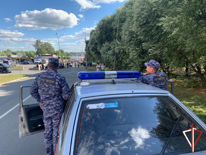 На Среднем Урале Росгвардия обеспечила охрану порядка на праздновании дня города в Нижнем Тагиле