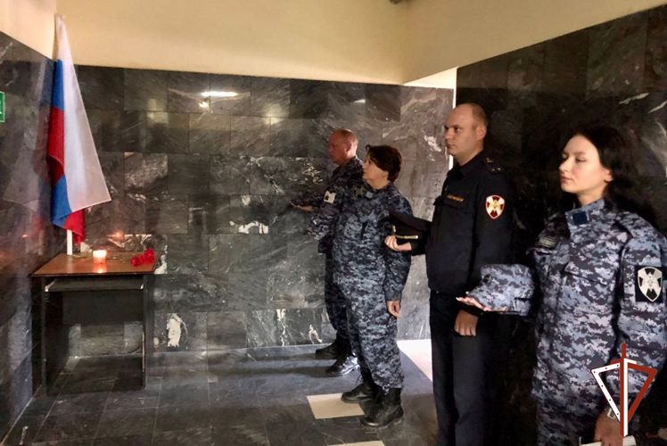 На Среднем Урале росгвардейцы почтили память воинов, павших в ходе Курской битвы