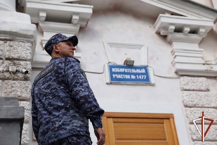 Росгвардейцы обеспечили правопорядок в Единый день голосования в Свердловской области