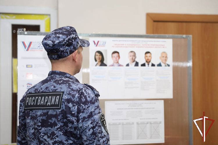 Росгвардейцы обеспечили правопорядок в Единый день голосования в  Свердловской области 