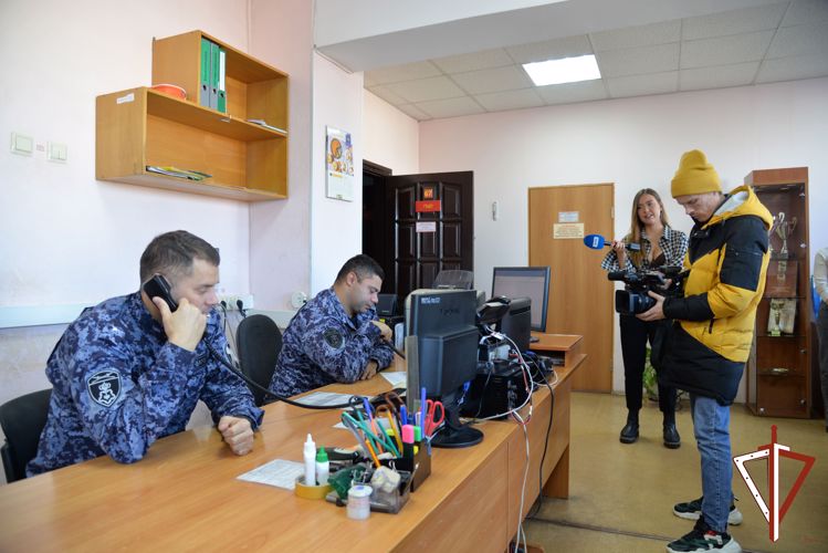 На Среднем Урале в преддверии дня вневедомственной охраны росгвардейцы организовали для журналистов пресс-тур