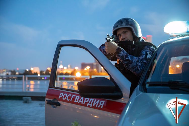 На Среднем Урале росгвардейцы пресекли кражу на охраняемом объекте и задержали подозреваемого в причинении вреда здоровью