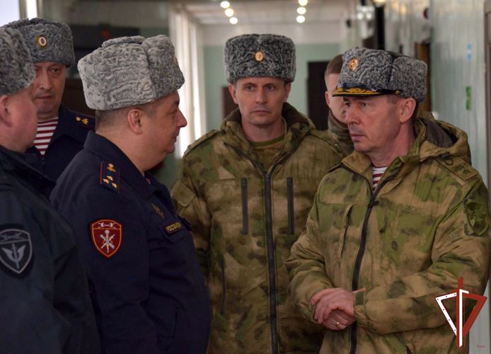 Владимир Спиридонов проверил дислоцированные в Екатеринбурге подразделения