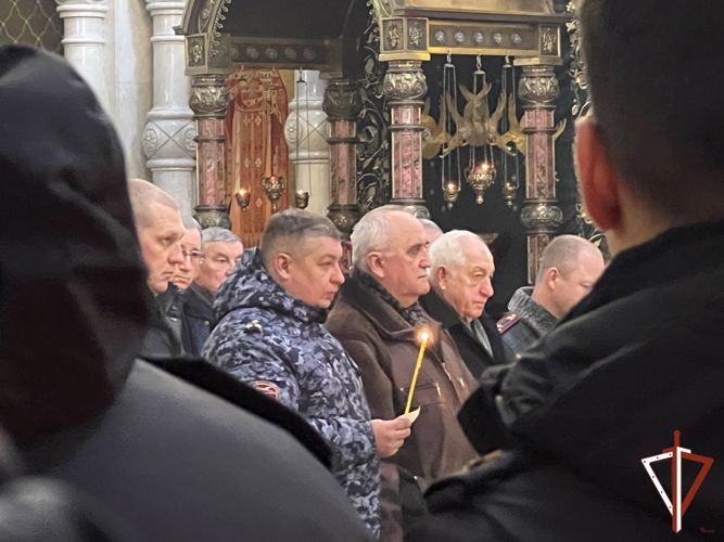 На Среднем Урале сотрудники Росгвардии почтили память погибших сослуживцев