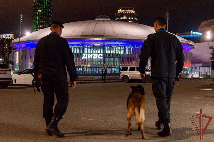 Росгвардейцы обеспечили безопасность матча Чемпионата России по баскетболу в Екатеринбурге