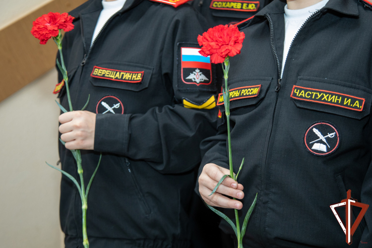 Память журналистов войск правопорядка почтили в Екатеринбурге (видео)