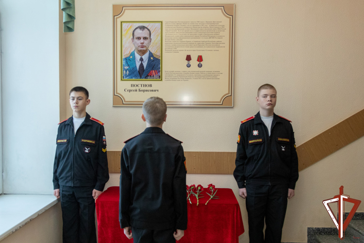 Память журналистов войск правопорядка почтили в Екатеринбурге (видео)