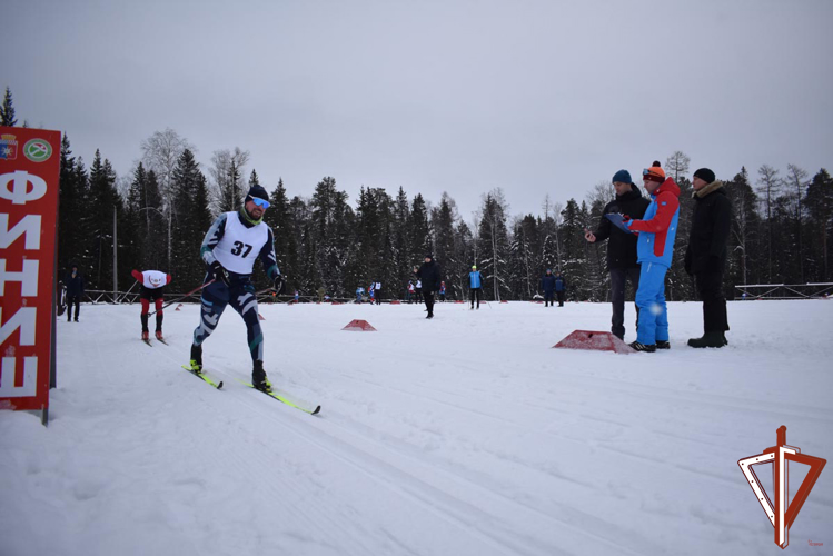 В Уральском округе Росгвардии завершился чемпионат по лыжным гонкам и служебному двоеборью