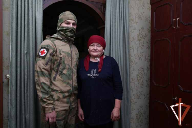 Медик Росгвардии спас жительницу ДНР