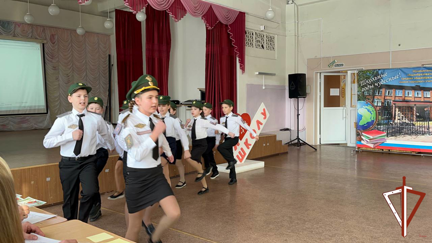 На Среднем Урале при участии Росгвардии состоялся конкурс песни «Мы – юные защитники России»