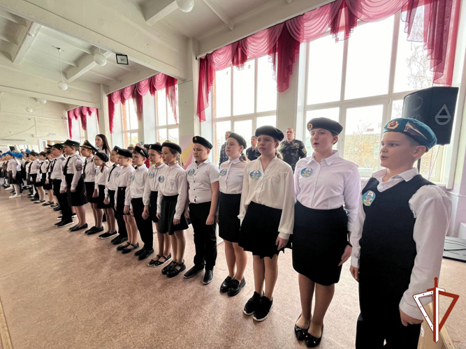 На Среднем Урале при участии Росгвардии состоялся конкурс песни «Мы – юные защитники России»