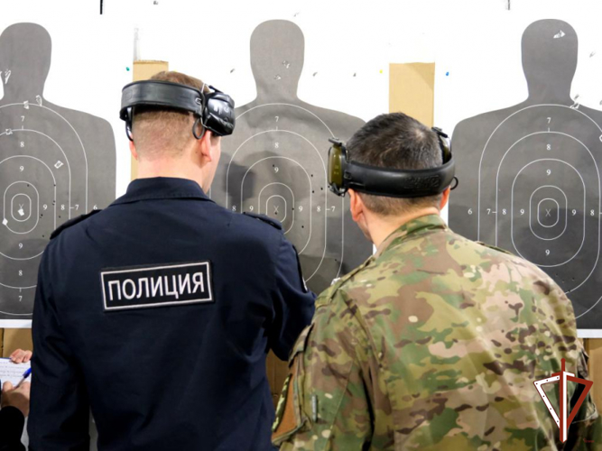 В Екатеринбурге росгвардейцы стали серебряными призерами турнира по стрельбе из боевого ручного стрелкового оружия