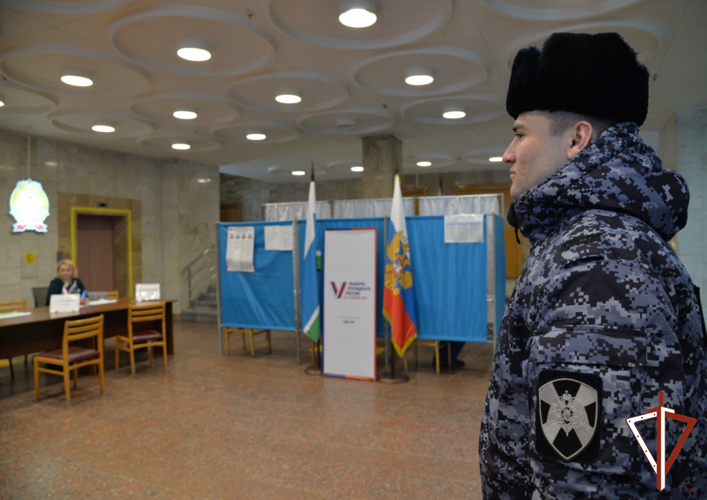 В  Свердловской области росгвардейцы обеспечили правопорядок в дни голосования на выборах президента России